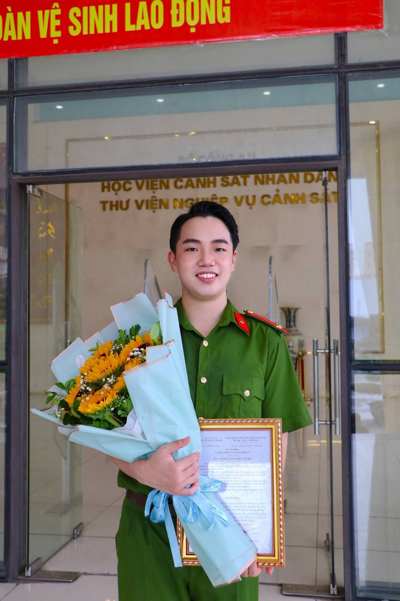 Nguyễn Đức Thịnh: Nam thủ khoa trường Cảnh sát chuẩn “con nhà người ta”, được phong hàm trước niên hạn