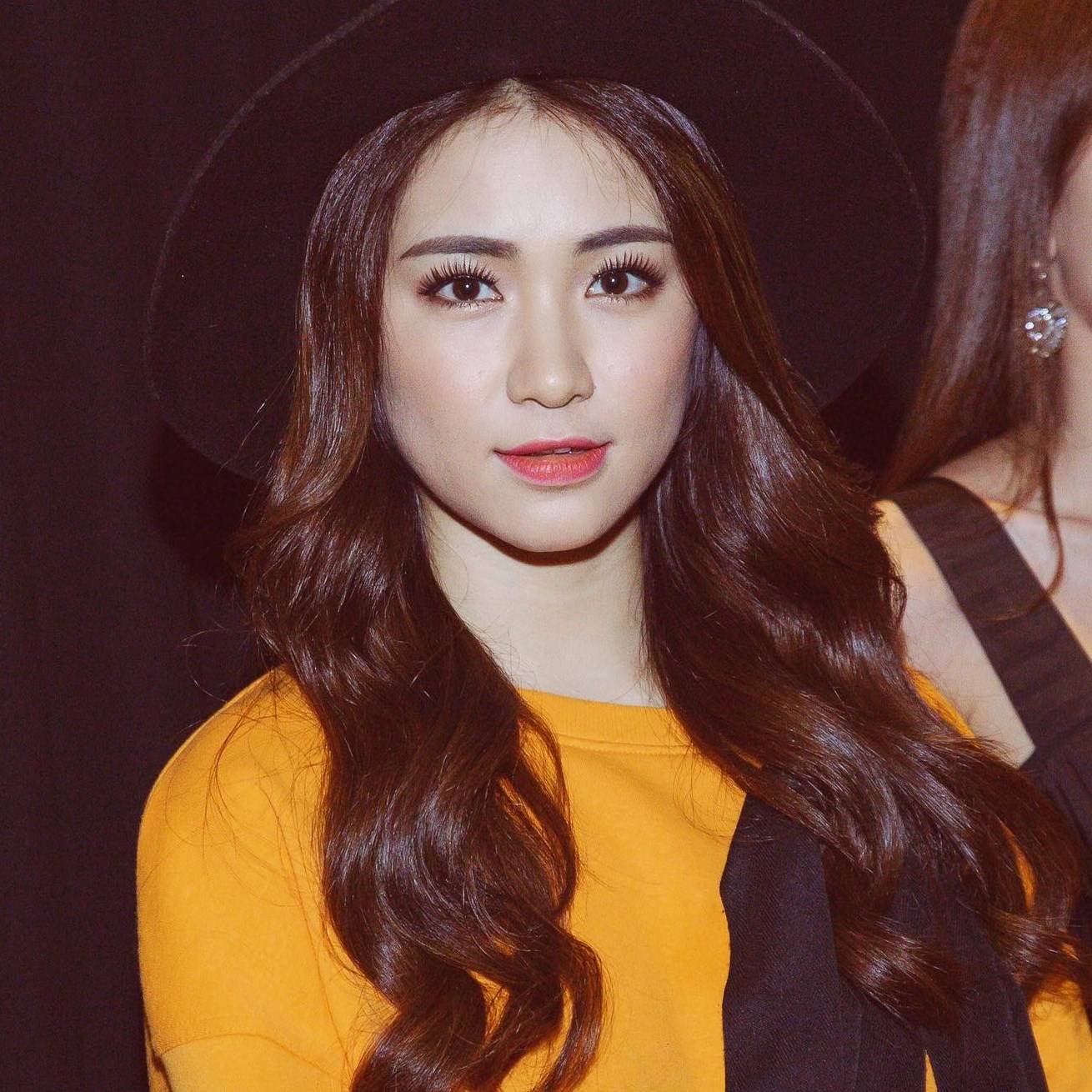 Tiểu sử ca sĩ xinh đẹp Hòa Minzy