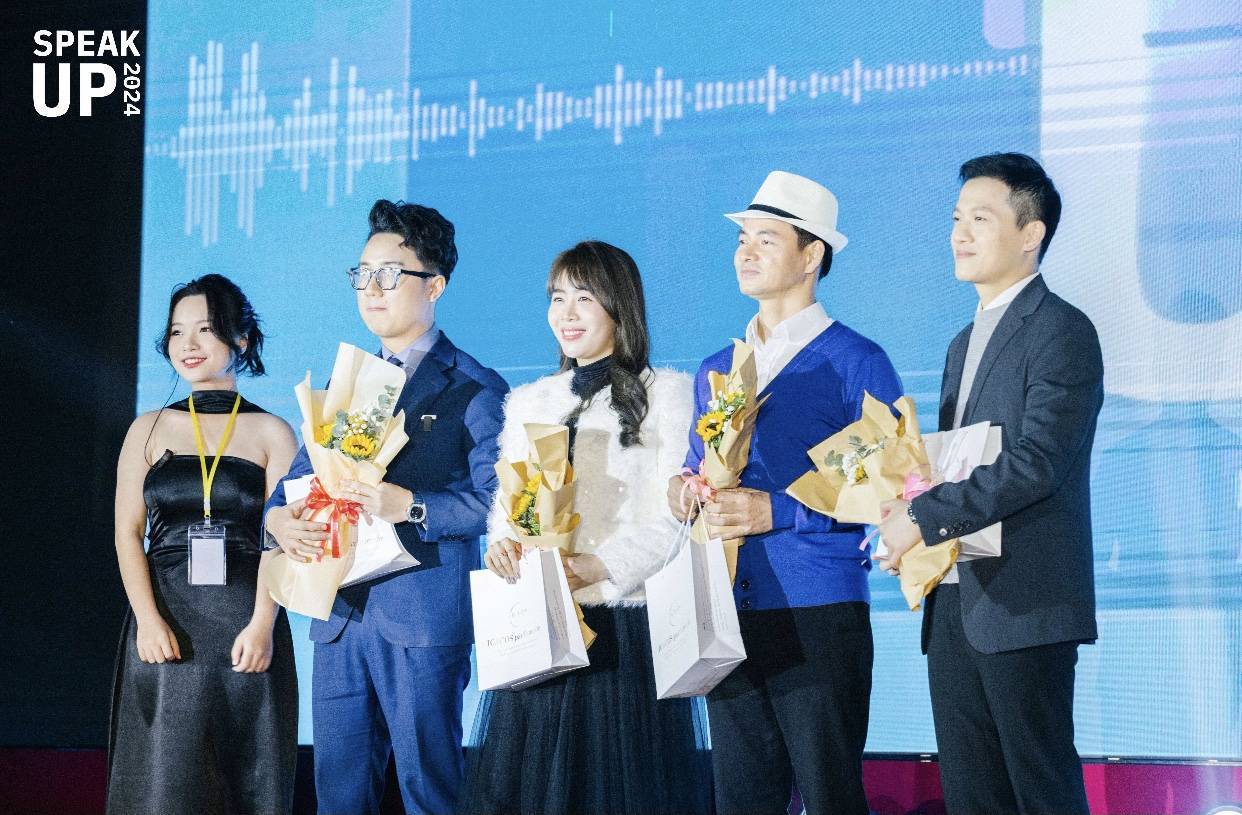 Khán giả “đứng ngồi không yên” trước tài năng của Top 10 Speak Up 2024 trong đêm Chung kết