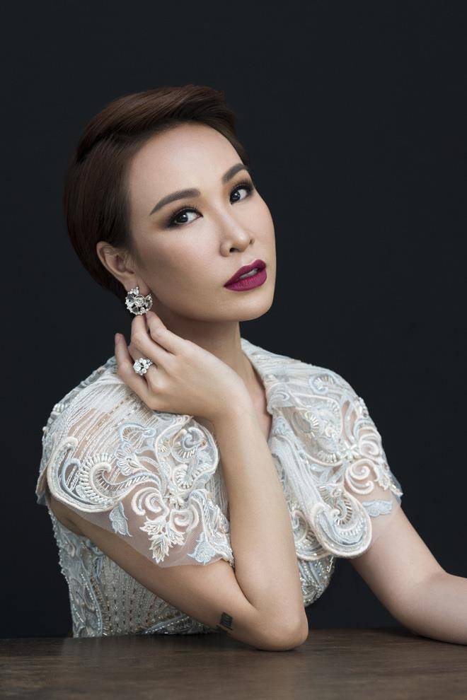 Tiểu sử và sự nghiệp ca sĩ Uyên Linh