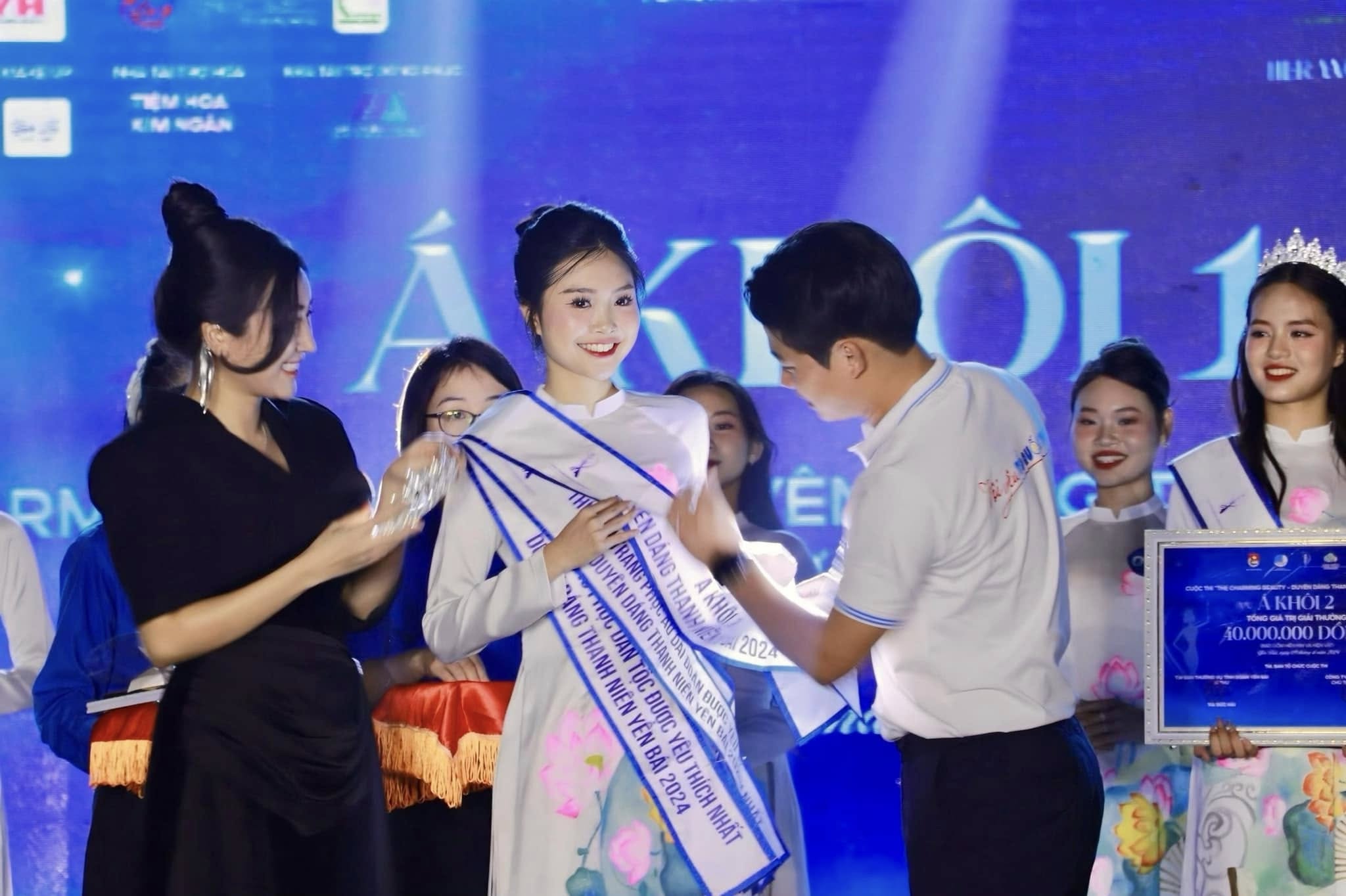 Gặp Gỡ Nguyễn Thị Huyền: Hành Trình Từ Văn Yên Đến Cuộc Thi Duyên Dáng Thanh Niên Yên Bái