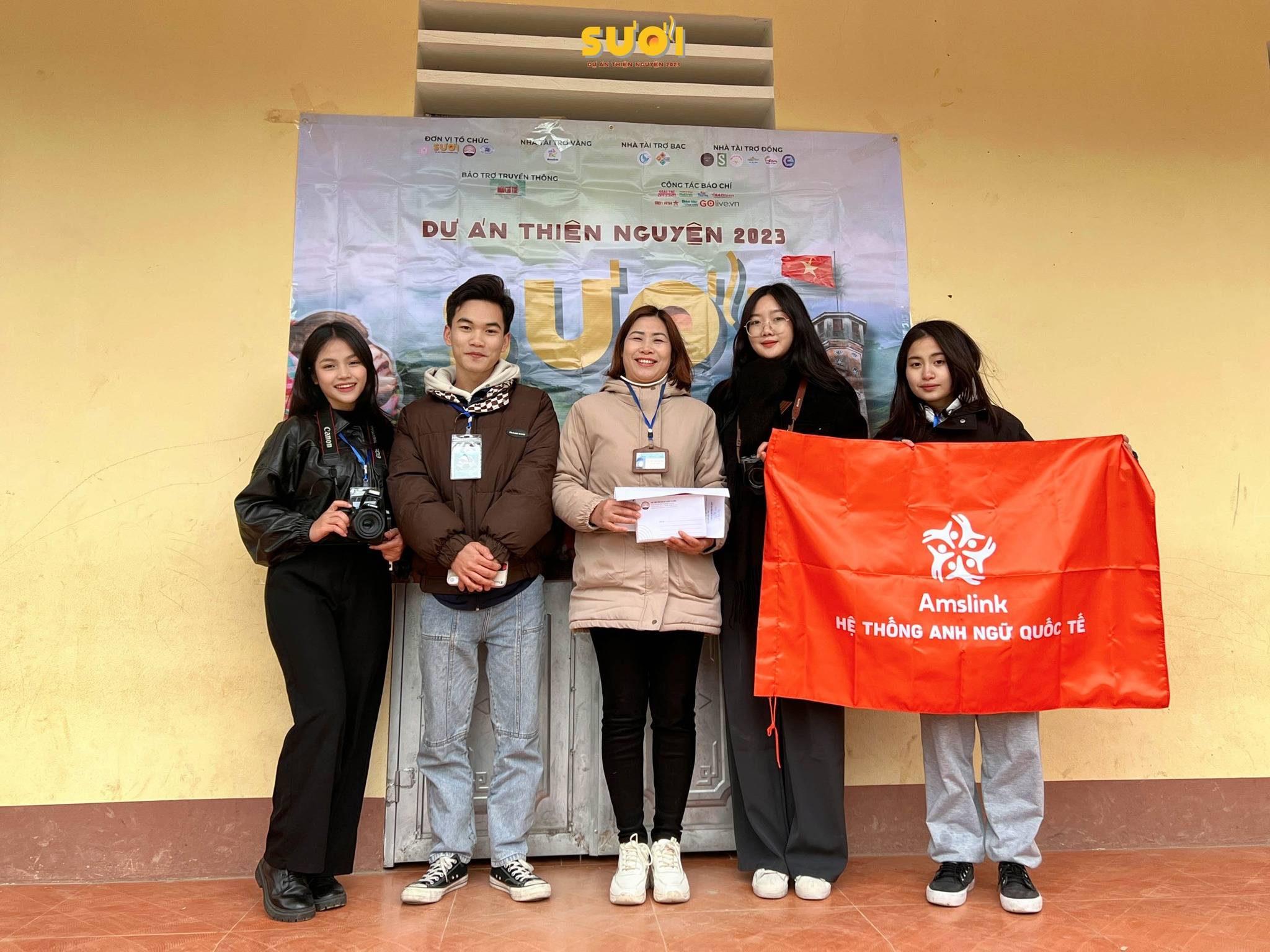 Những trái tim bé nhỏ được sưởi ấm nơi địa đầu Tổ quốc