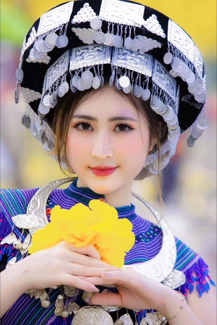 Tiểu sử người mẫu Mai Ngô – “Thánh biểu cảm”