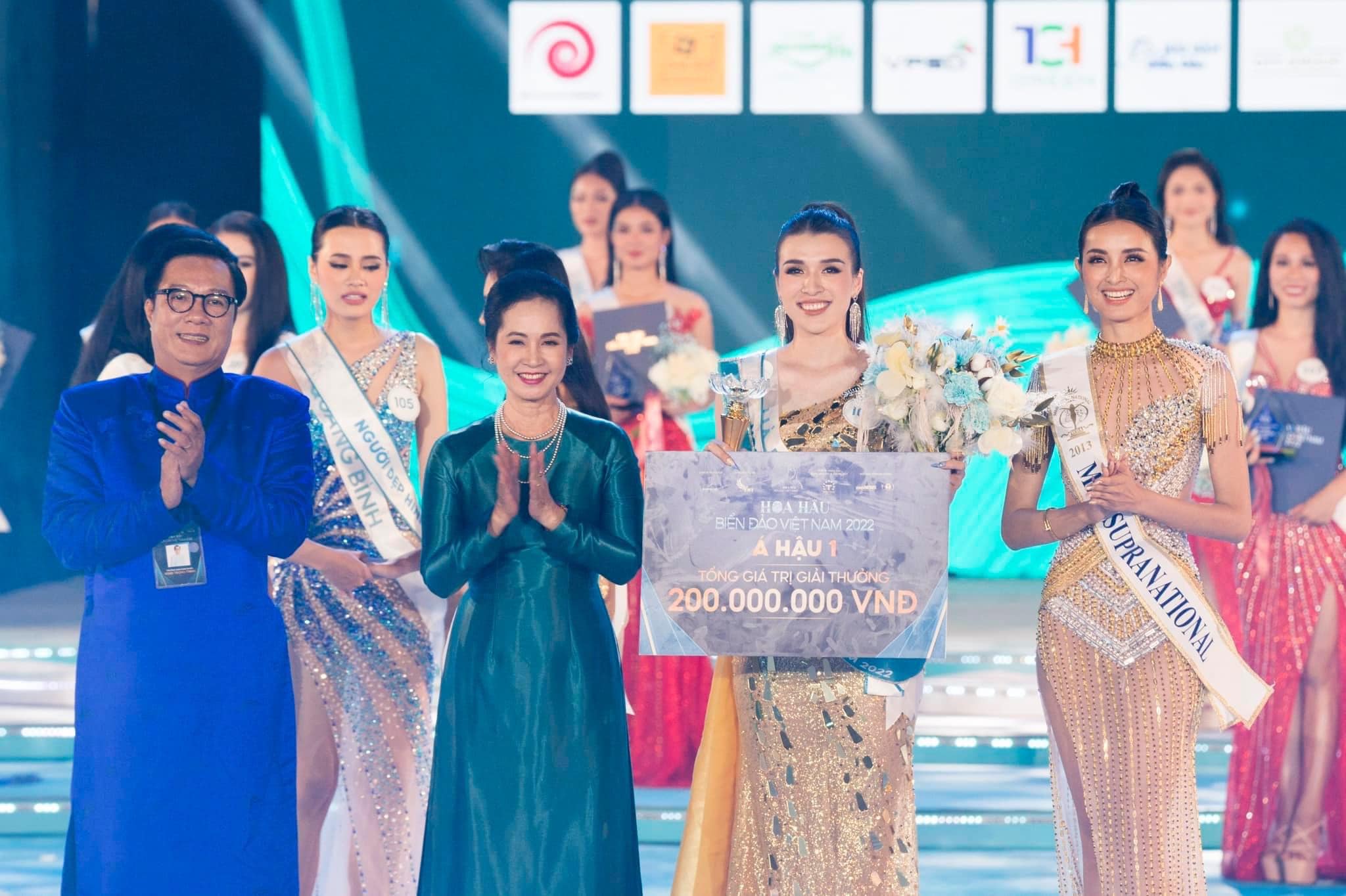 Á hậu Biển đảo Thùy Anh: Từng bị bại liệt, giảm 20kg để thi Hoa hậu